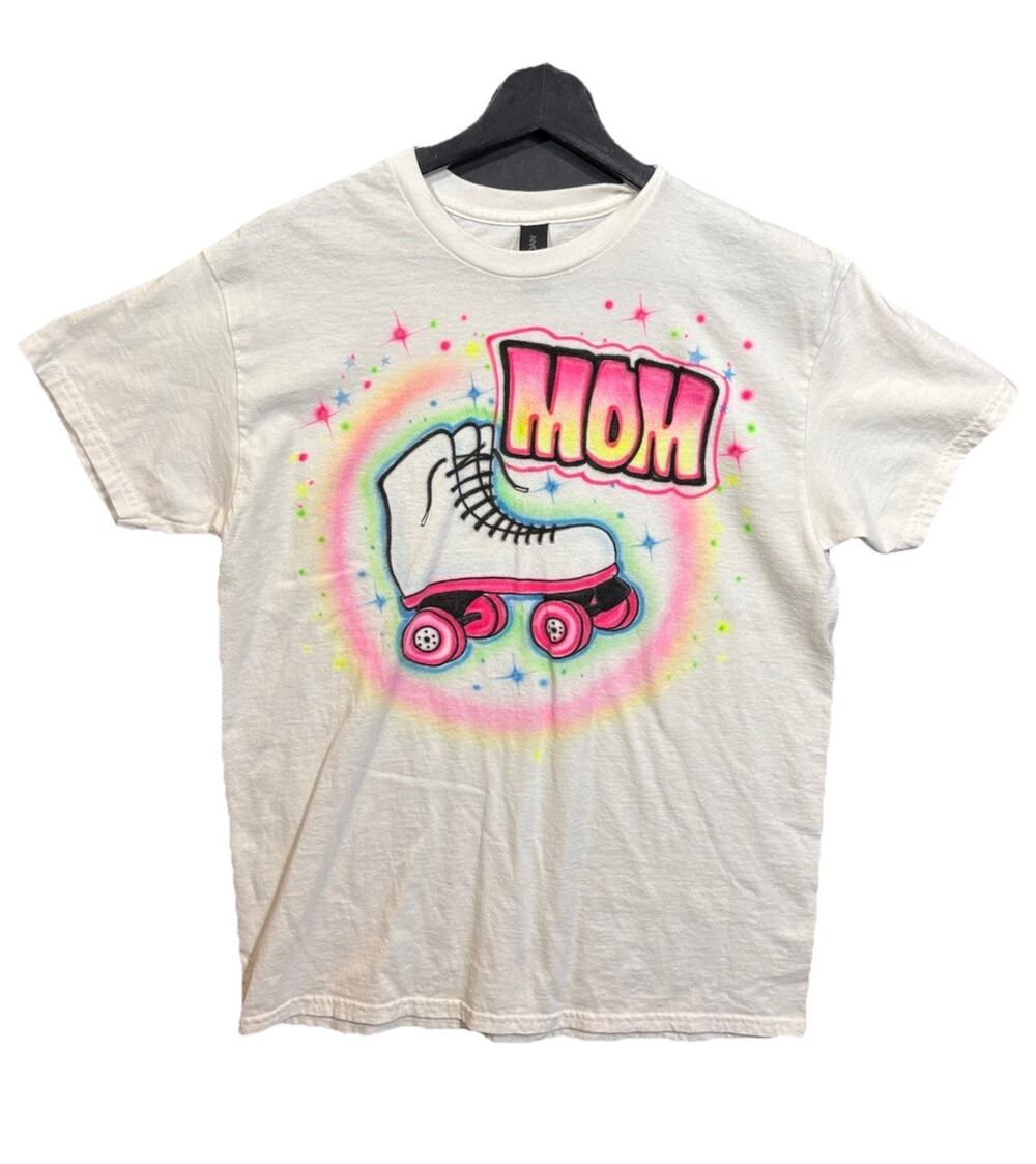 Airbrush T-shirt Roller Skate Gildan Cotton Medium Retro Rollerskate Painted
